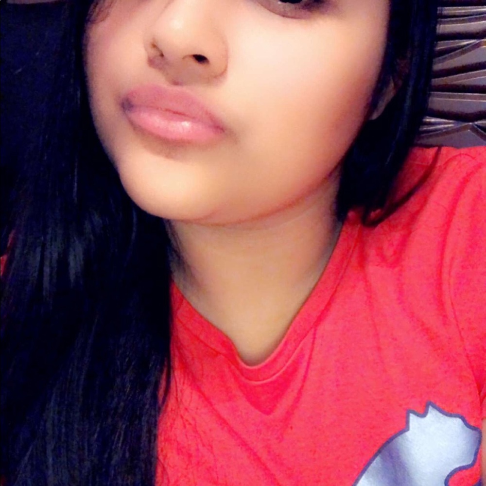 Meet your Posher, Lesly